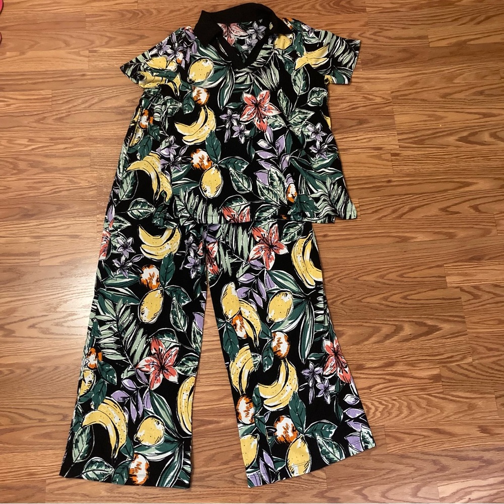 Cuddl Duds 2 piece set wide leg pants collared top crinkle fruit palm beachwear